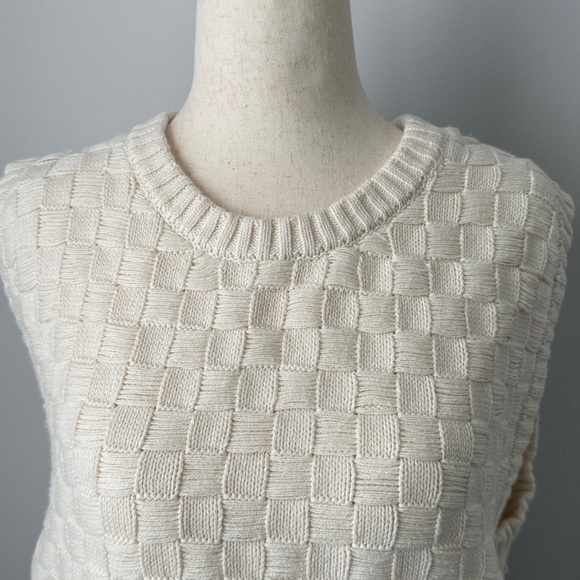 BDG Textured Cream Knit Vest Size Large Women’s Cotton blend Sweater - Picture 4 of 6
